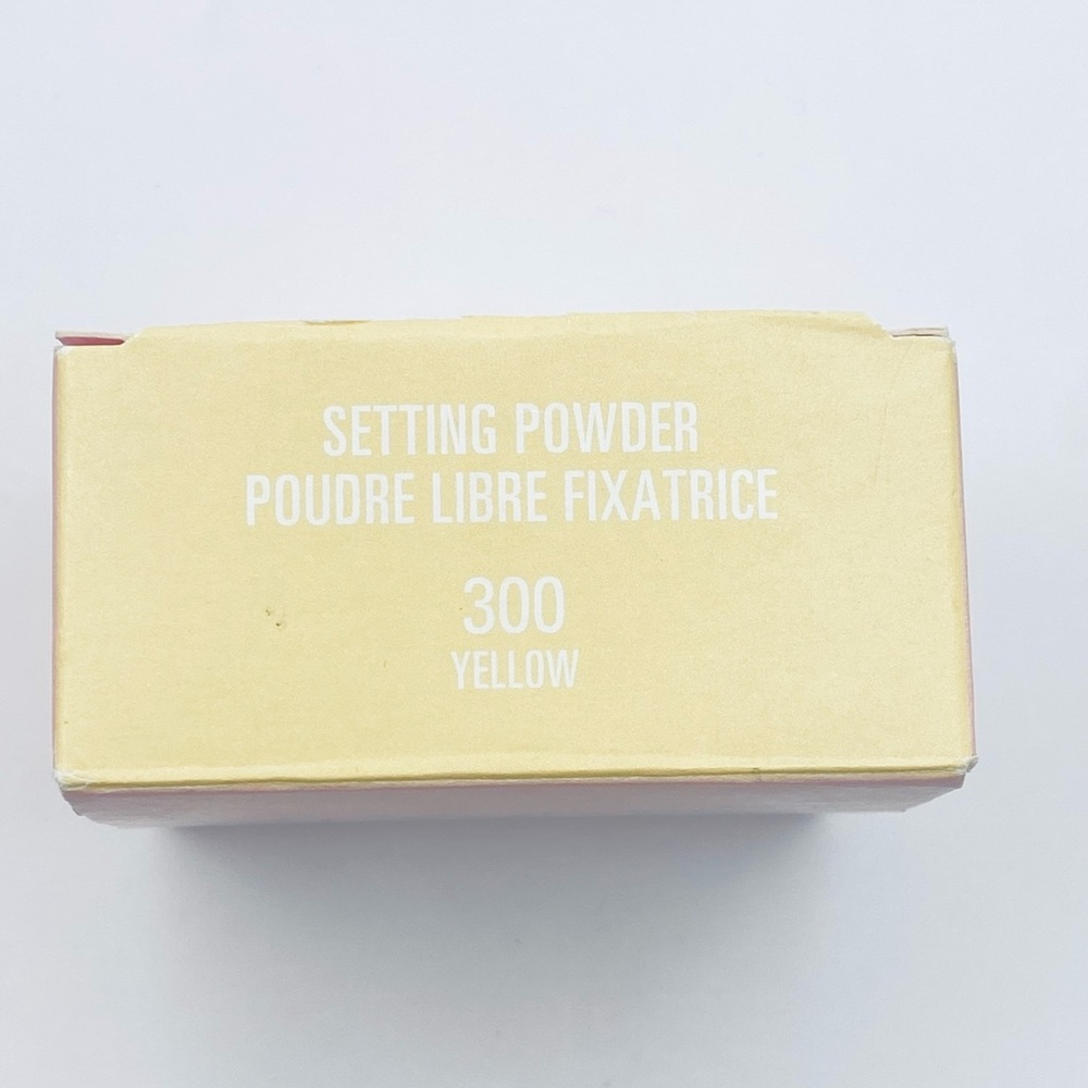 Kylie Jenner Setting Powder - Picture 5 of 6